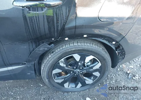 2024 Kia Sportage Plug-In Hybrid X-Line Prestige from USA, damaged, VIN KNDPZDDH2R7169467